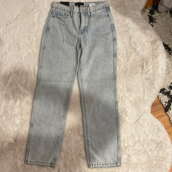 Banana Republic straight leg high-waisted light wash jeans. Size 4 / 27. - Picture 1 of 3